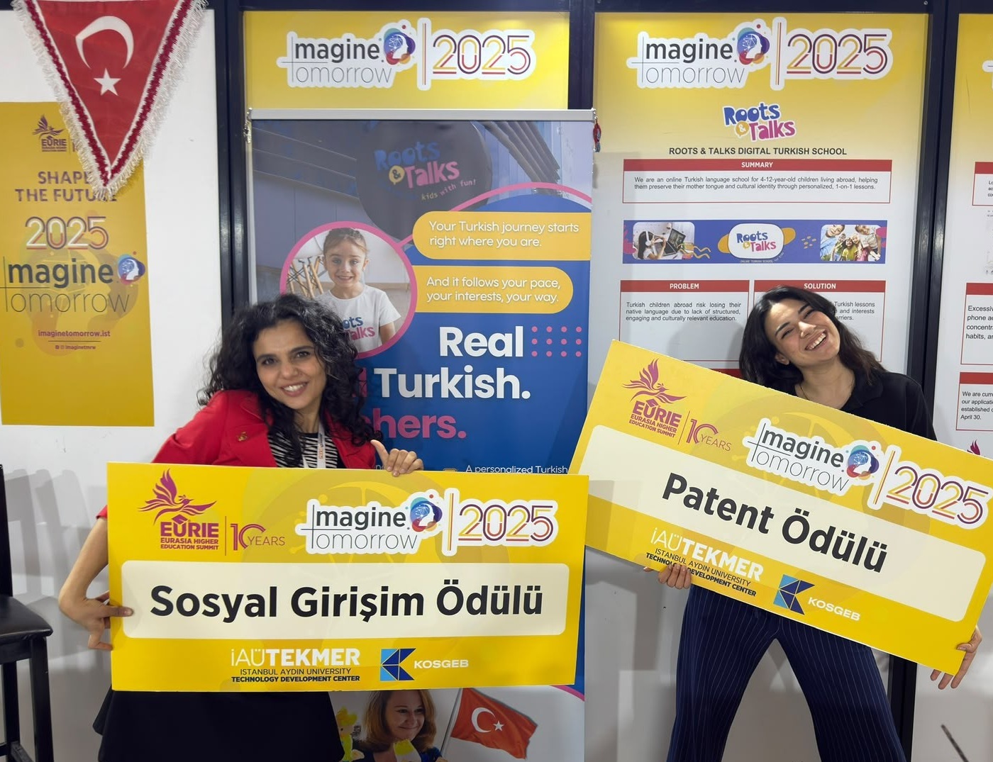 Roots & Talks standında Sosyal Girişim Ödülü ve Patent Ödülü ile